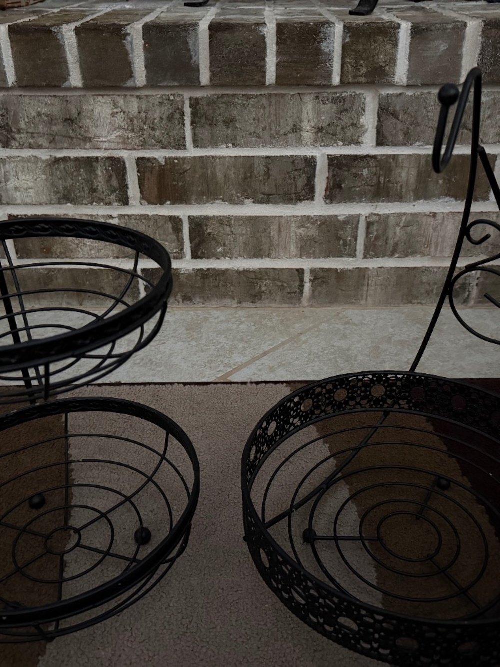 Heavy duty wire kitchen baskets